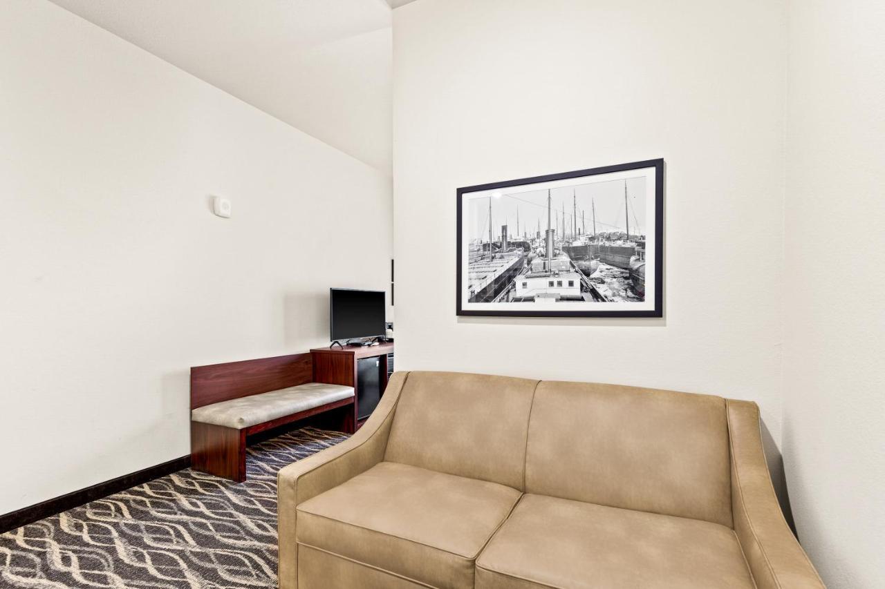 Cobblestone Hotel & Suites Superior Luaran gambar