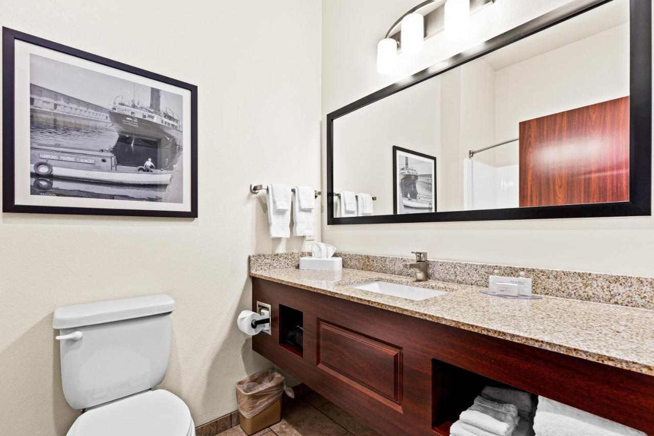 Cobblestone Hotel & Suites Superior Luaran gambar